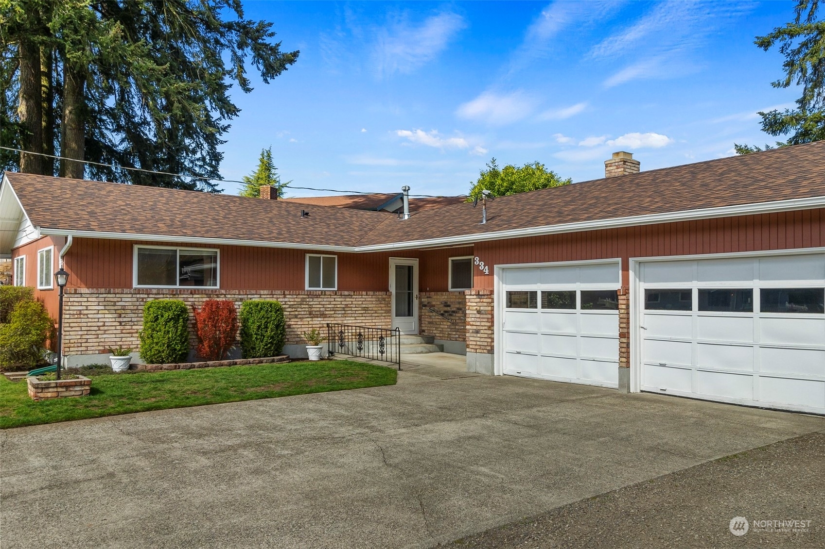 Property Photo:  334 Thunderbird Court SE  WA 98503 