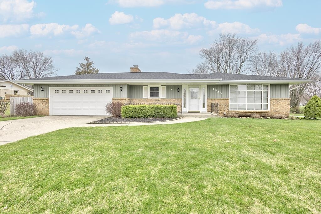 Property Photo:  1435 Temple Circle  IL 61108 