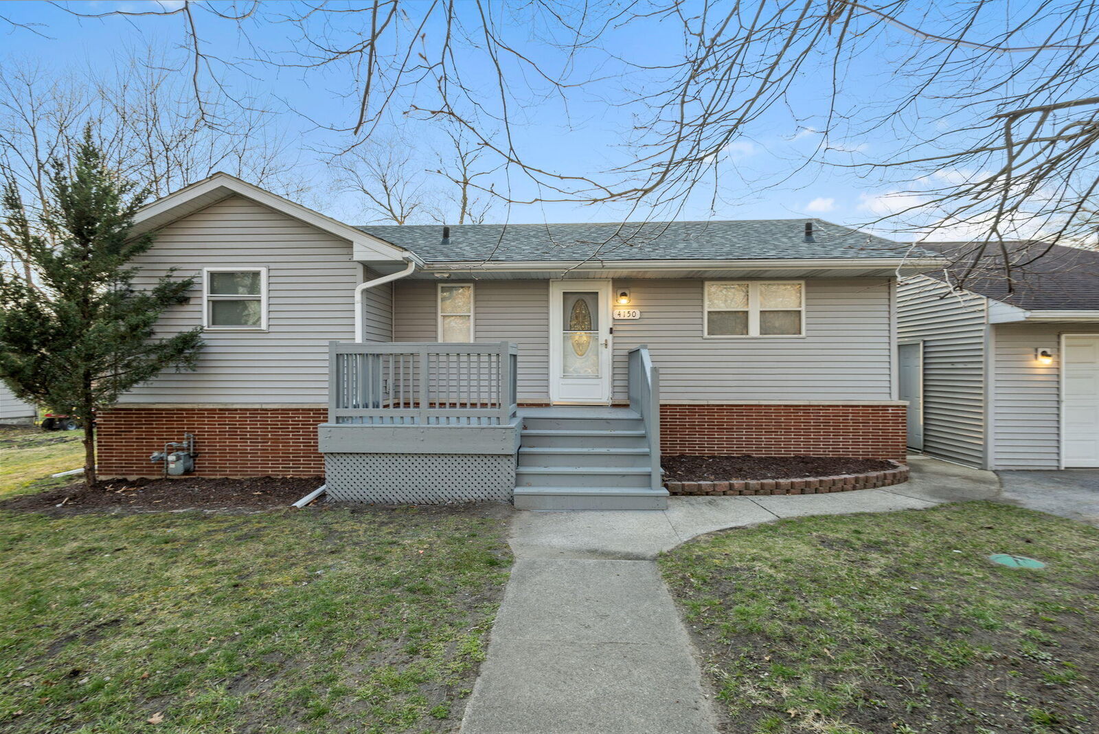 Property Photo:  4150 Oak Lane  IN 46408 