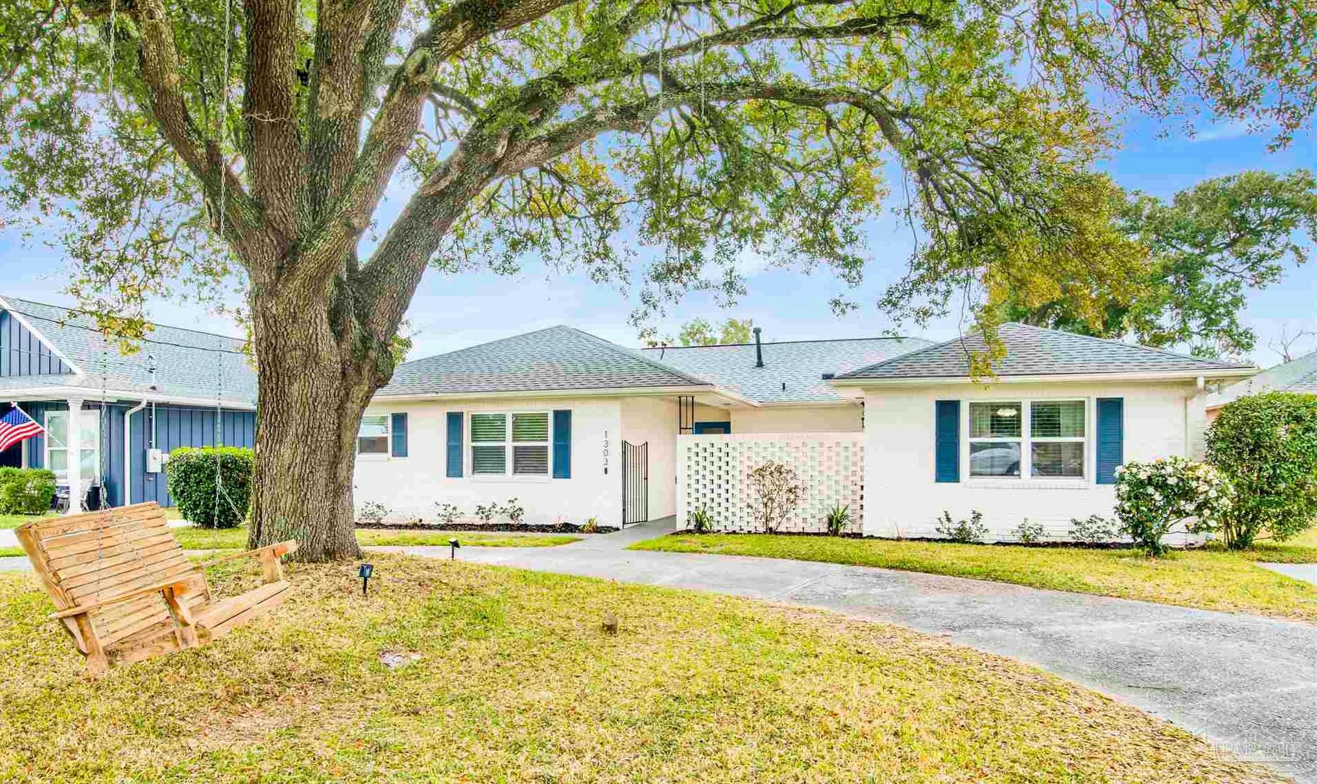 Property Photo:  1303 E Hayes St  FL 32503 