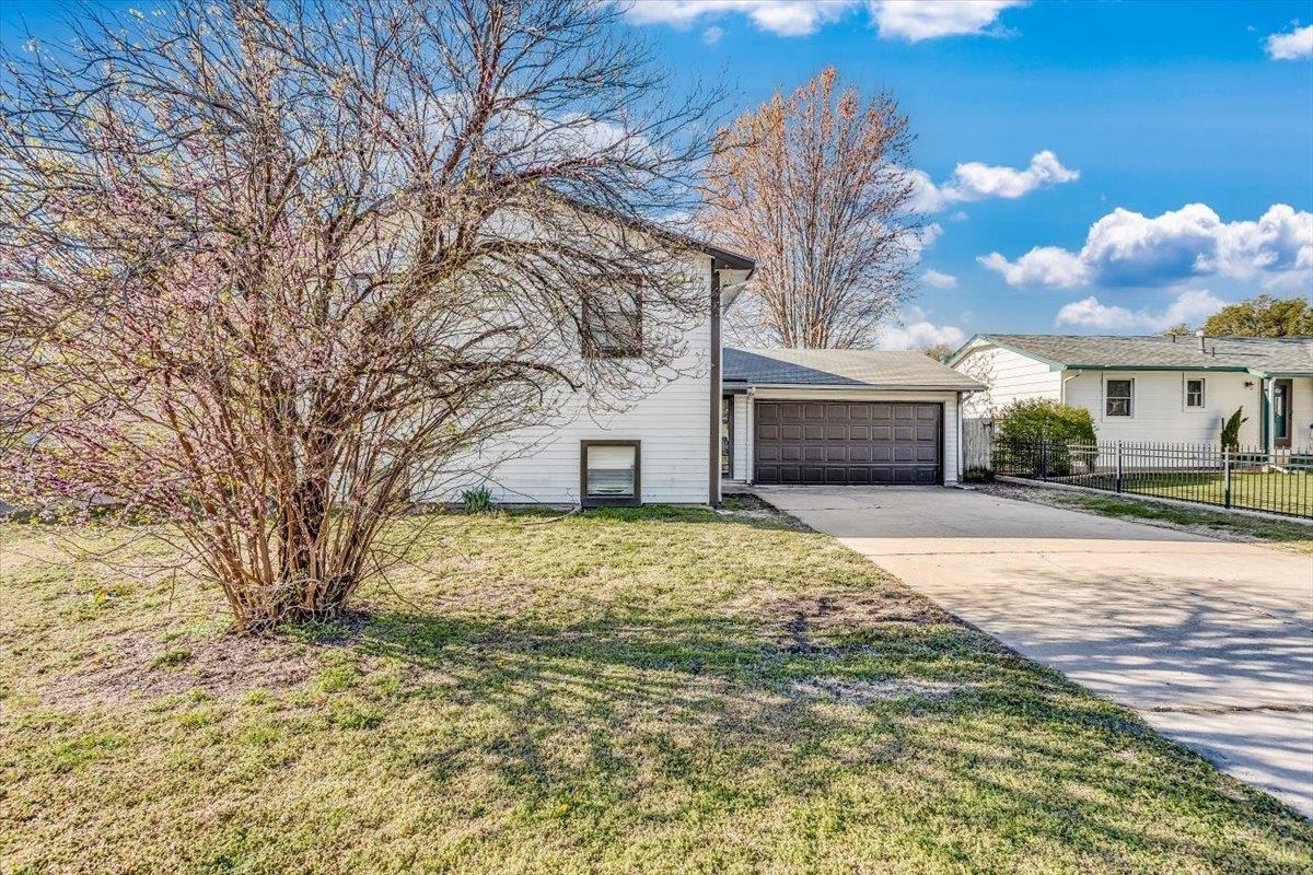 Property Photo:  2813 W Savannah Ave  KS 67217 