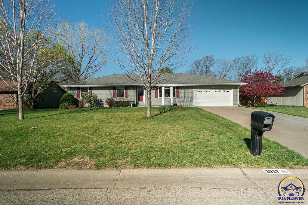 2927 SW Arvonia Pl  Topeka KS 66614 photo