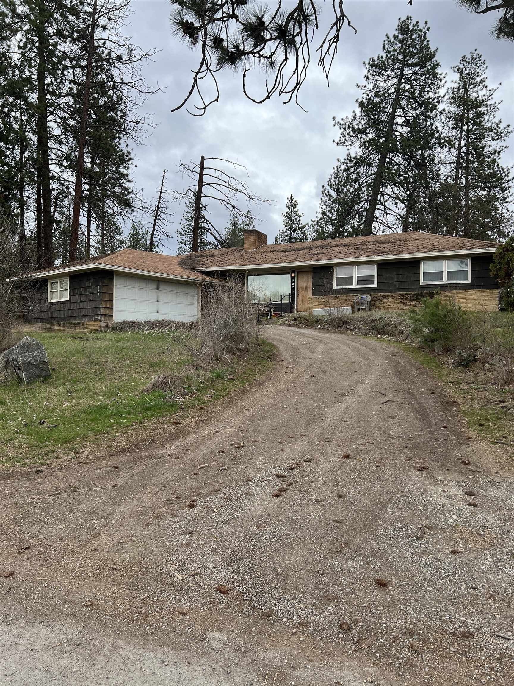Property Photo: 525 S Granite Dr WA 99212