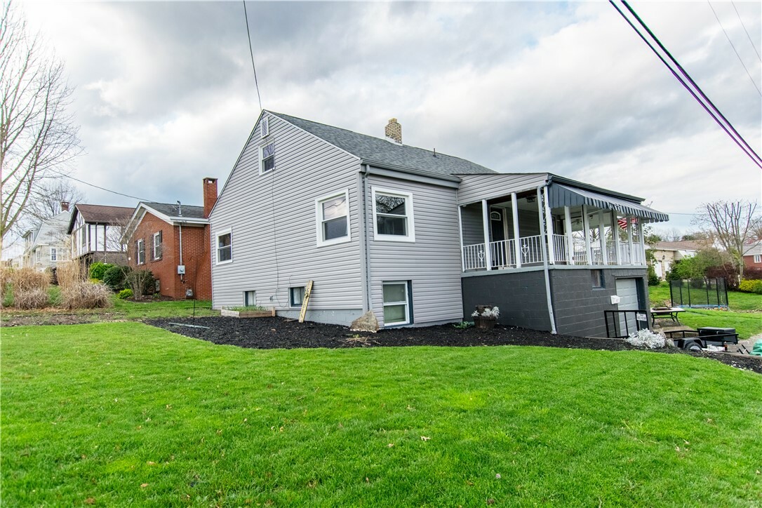 Property Photo:  822 Cypress St  PA 15642 