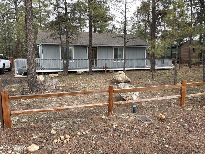 Property Photo:  2933 Breezy Pine Drive  AZ 85933 