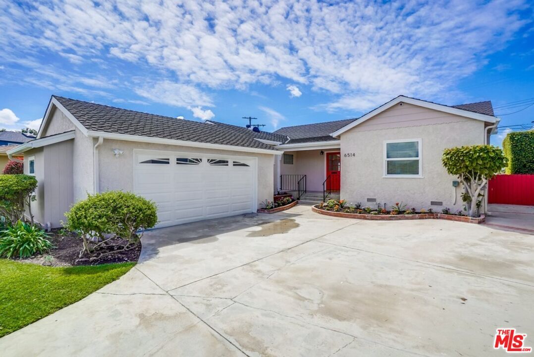 Property Photo:  6514   Hedding St  CA 90045 