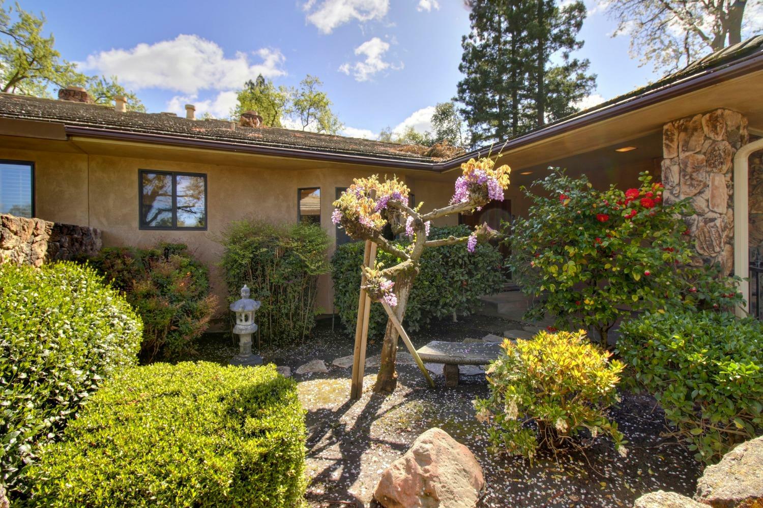 Property Photo:  2800 Lacy Lane  CA 95821 