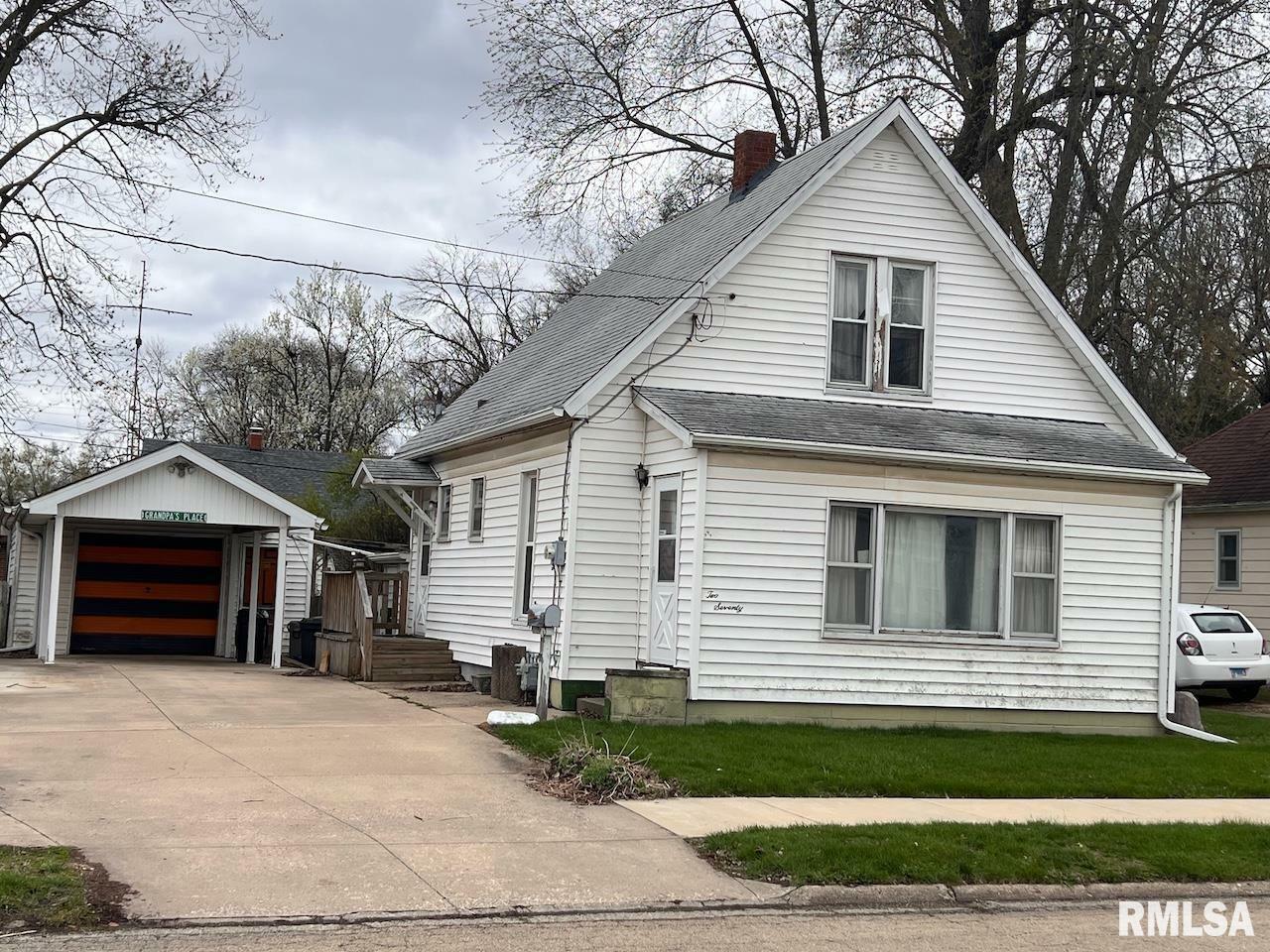 Property Photo:  270 E Birch Street  IL 61520 