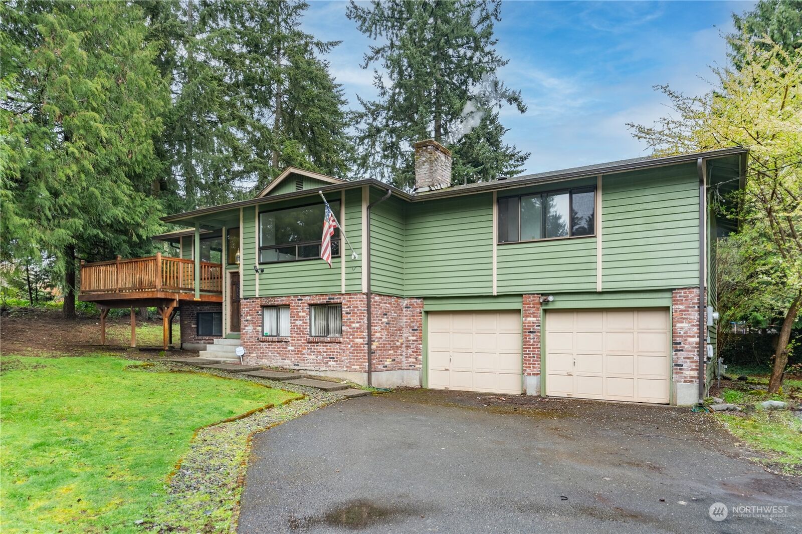 Property Photo:  10912 151st Street E  WA 98374 