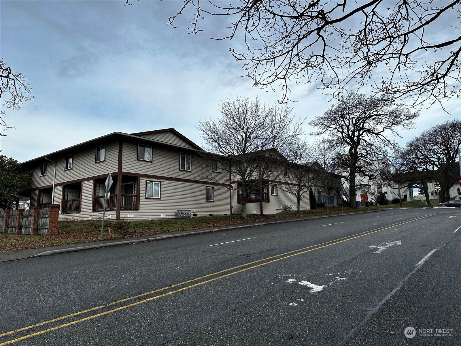 Property Photo:  1051 SE 8th Avenue  WA 98277 