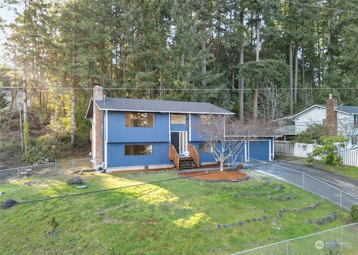 Property Photo: 5521 Fern Avenue NE WA 98311