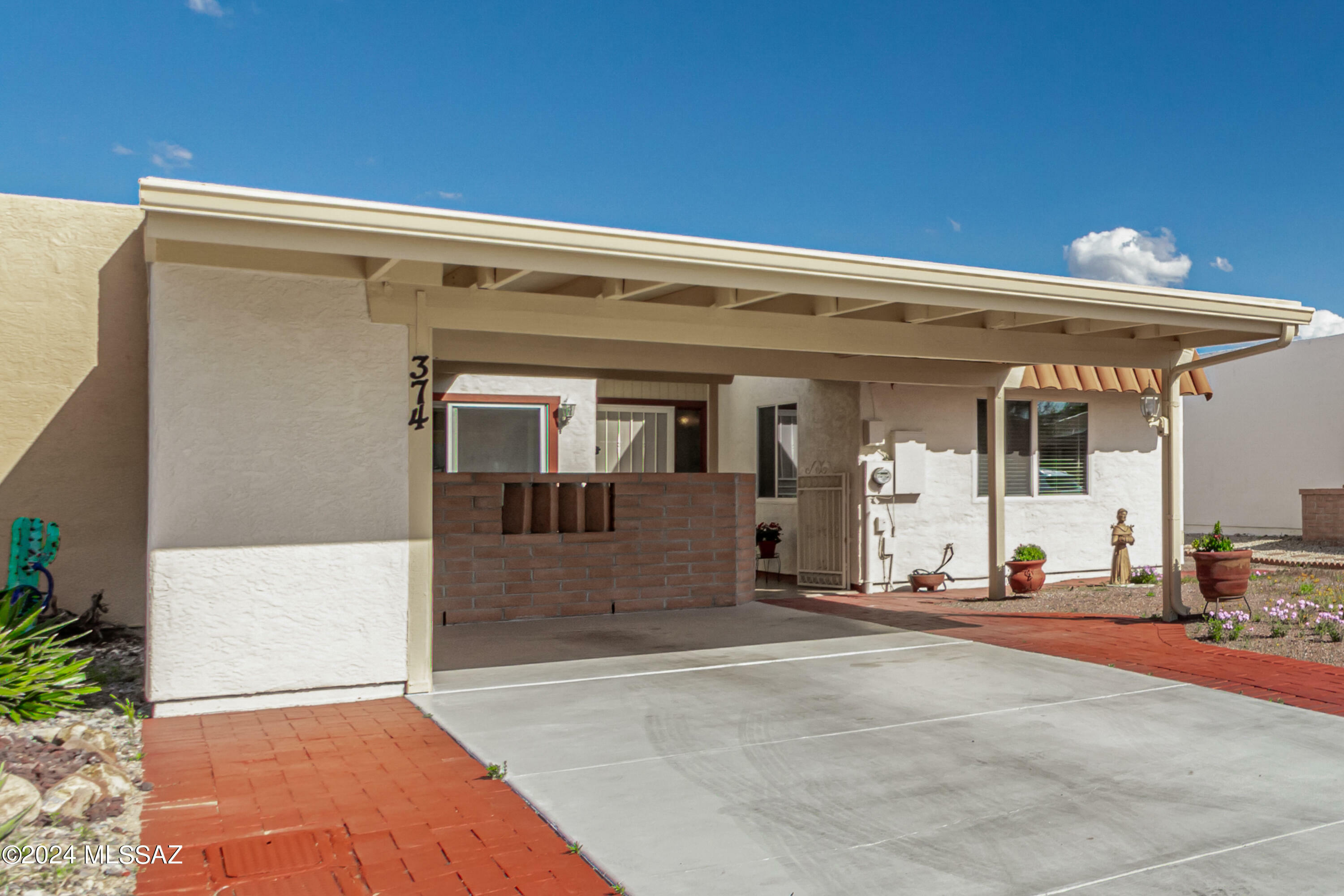 Property Photo:  374 N Calle Del Chancero  AZ 85614 