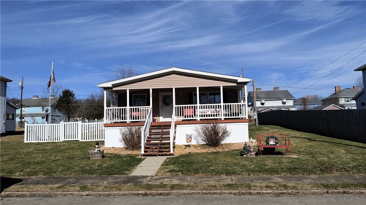 Property Photo:  128 E First  St  PA 15442 