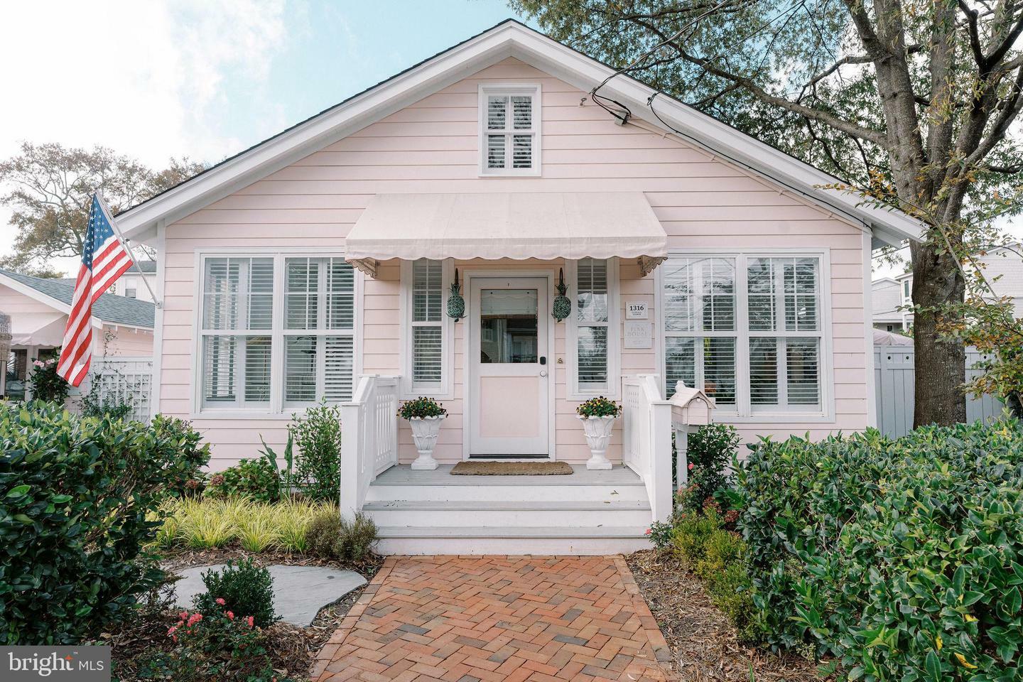Property Photo: 1316 Cypress Avenue VA 23451