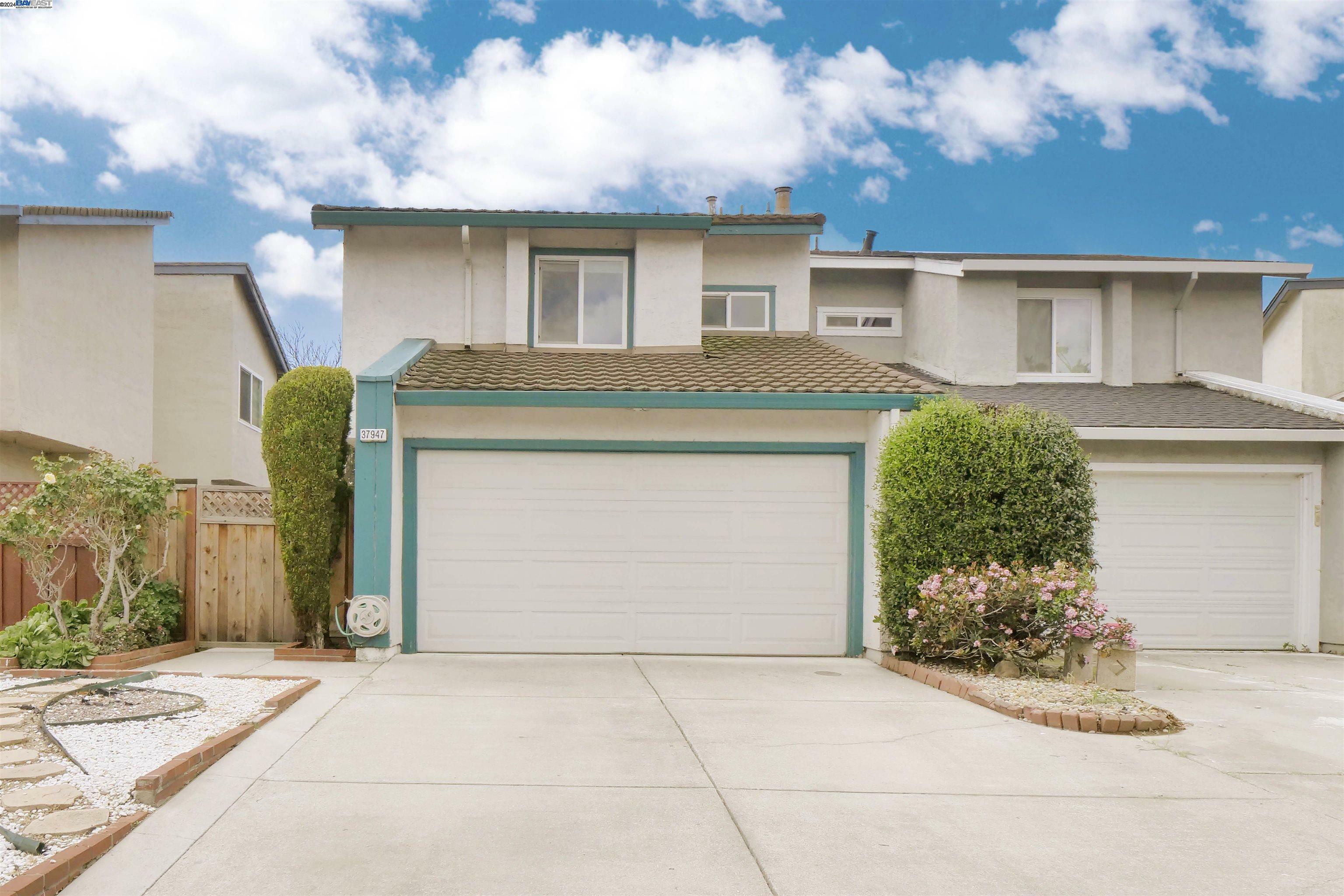 Property Photo: 37947 Essanay Pl CA 94536
