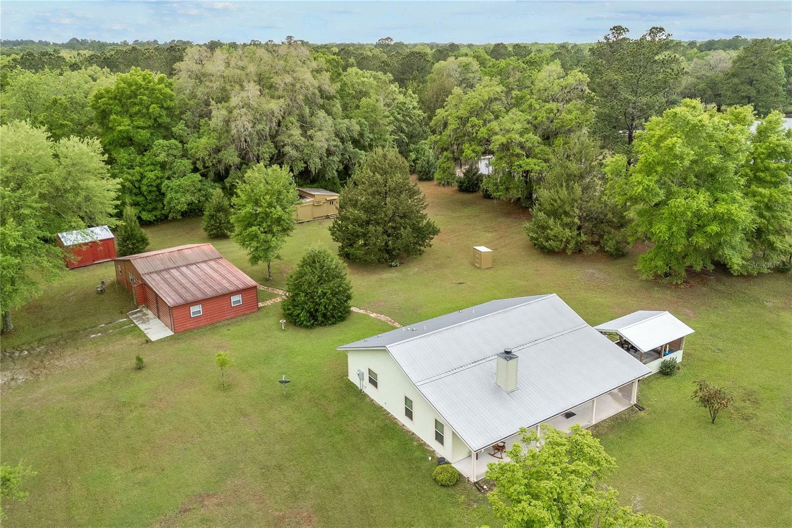 Property Photo:  2196 SW County Road 18  FL 32038 