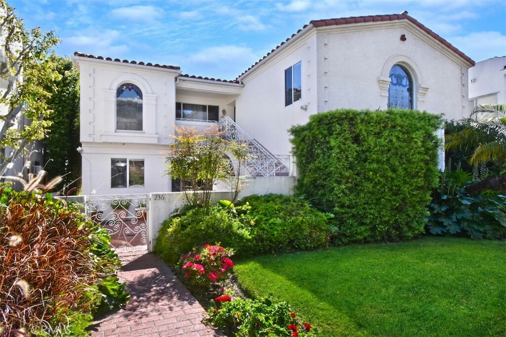 Property Photo:  236 S Reeves Drive  CA 90212 