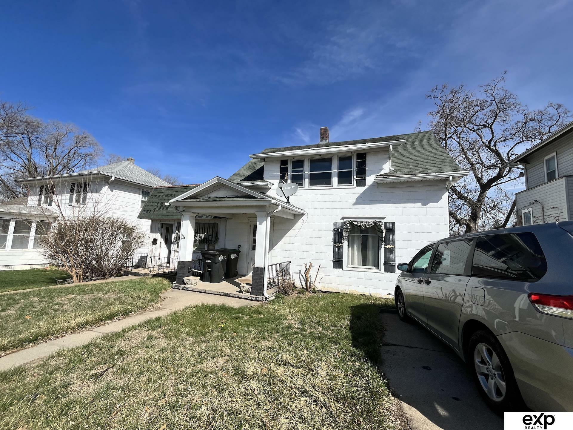 Property Photo: 6512 Maple Street NE 68104