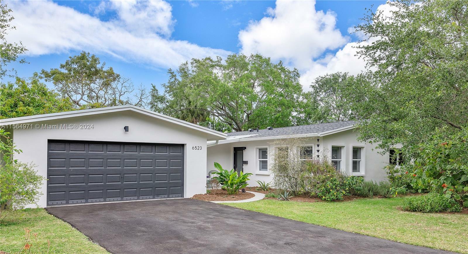 Property Photo: 6523 SW 77th Ter FL 33143