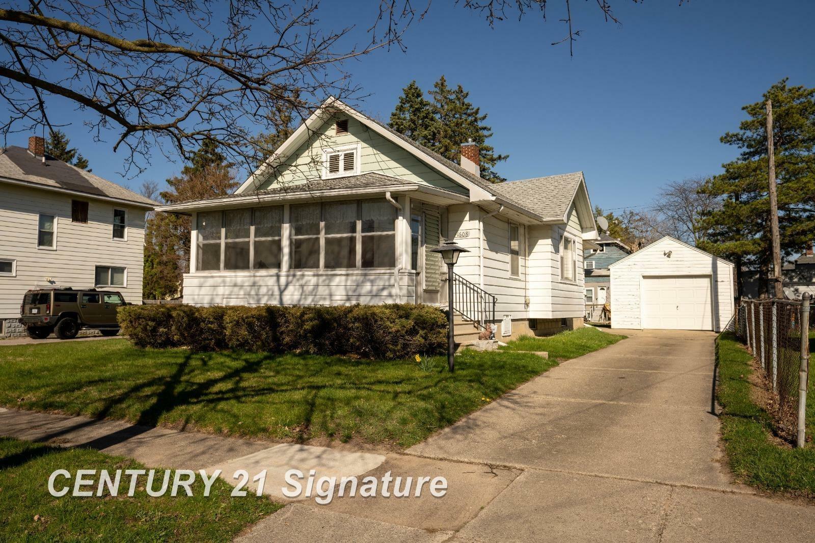 Property Photo:  1608 Durand  MI 48602 