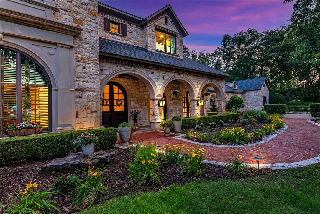 Property Photo: 6104 Park Avenue AR 72903