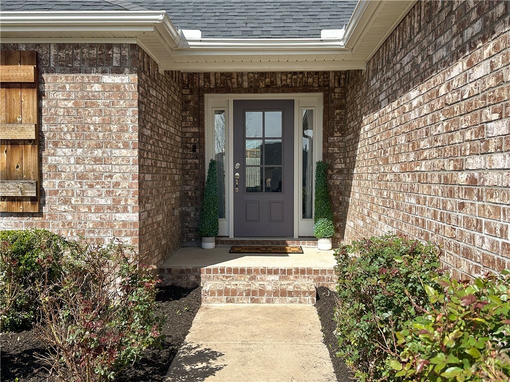 Property Photo:  1637 S Bayberry Avenue  AR 72701 