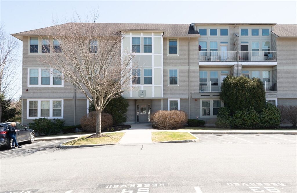 Property Photo:  3 Harvest Drive 212  MA 01845 