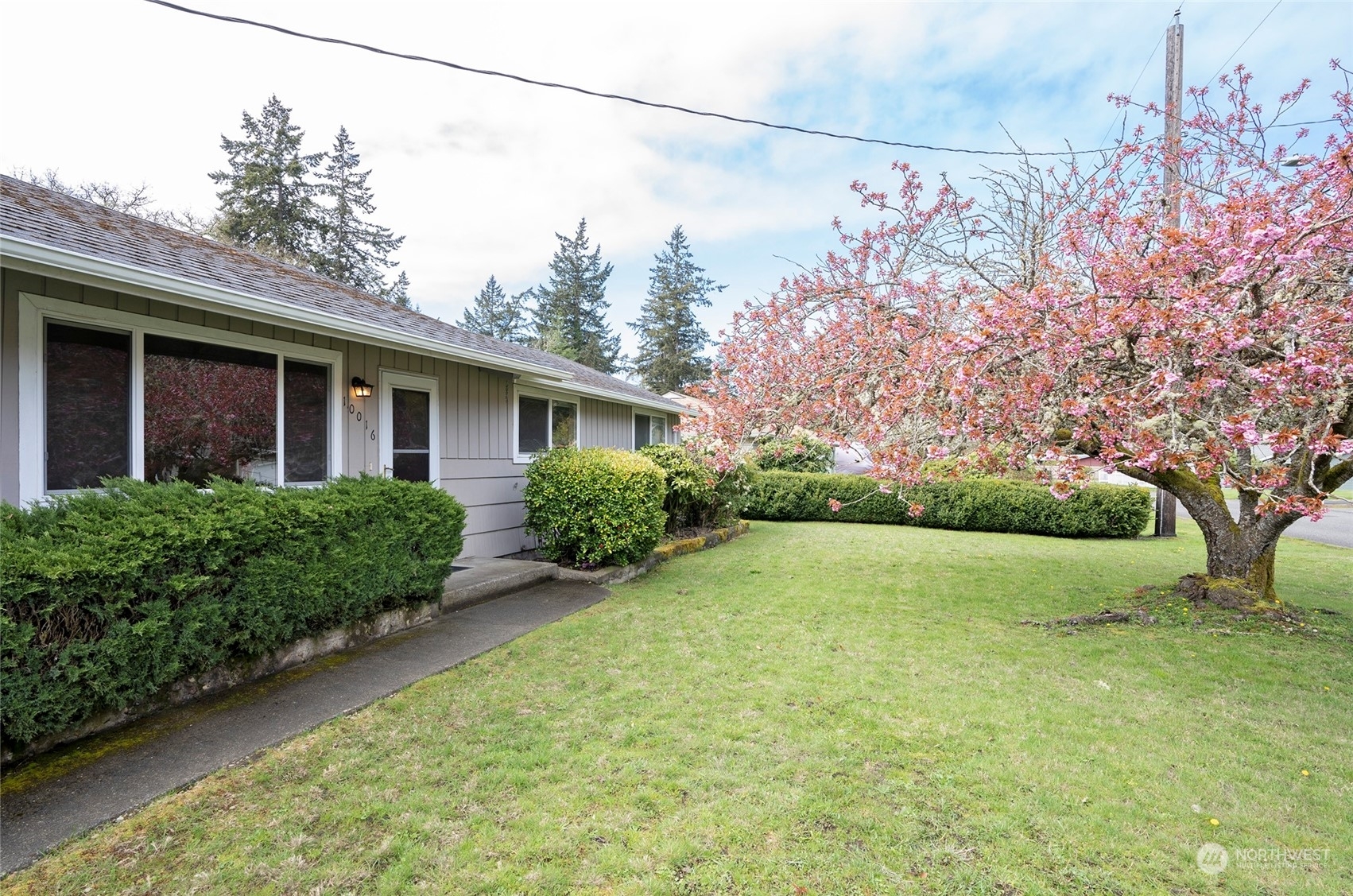 Property Photo:  10016 SW 115th Street SW  WA 98498 