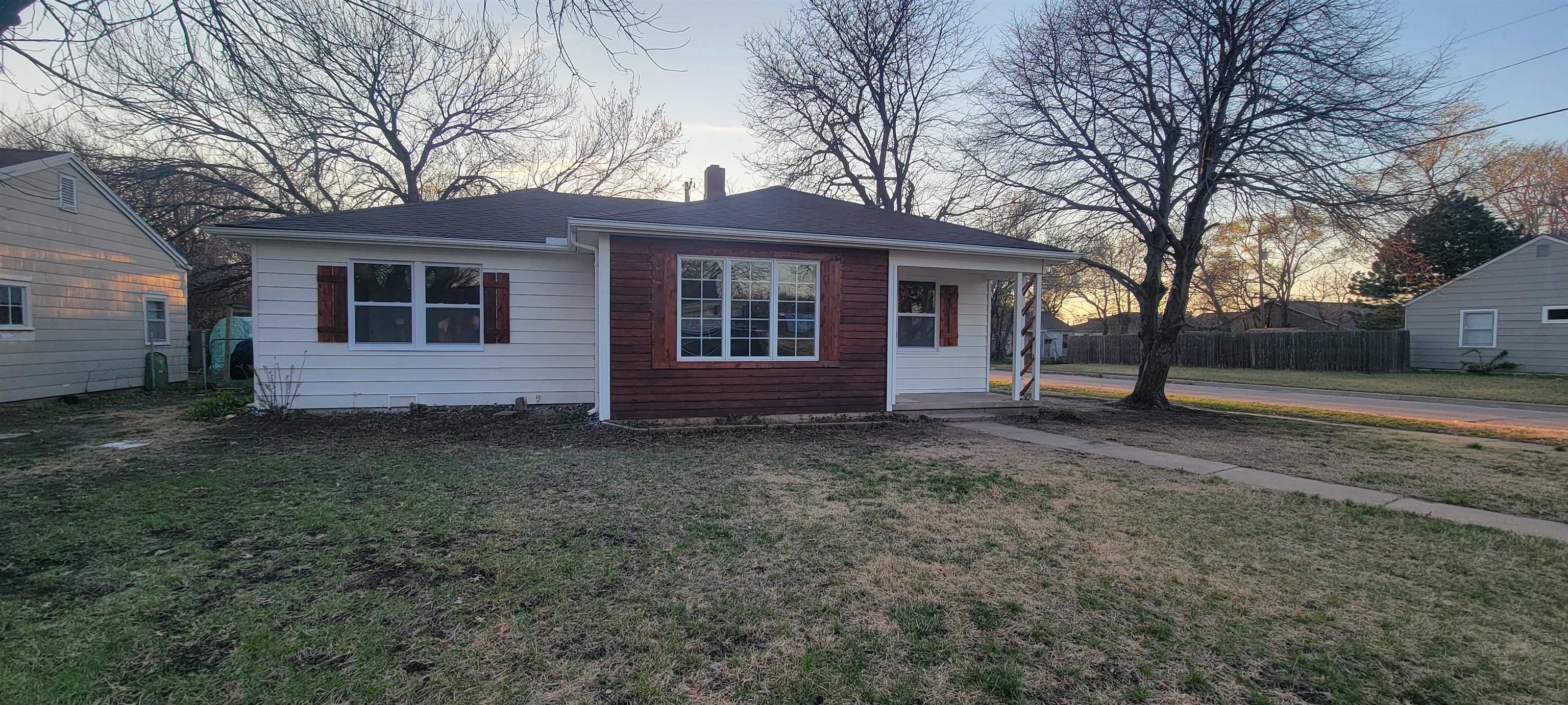 Property Photo:  601 S Christine  KS 67218 