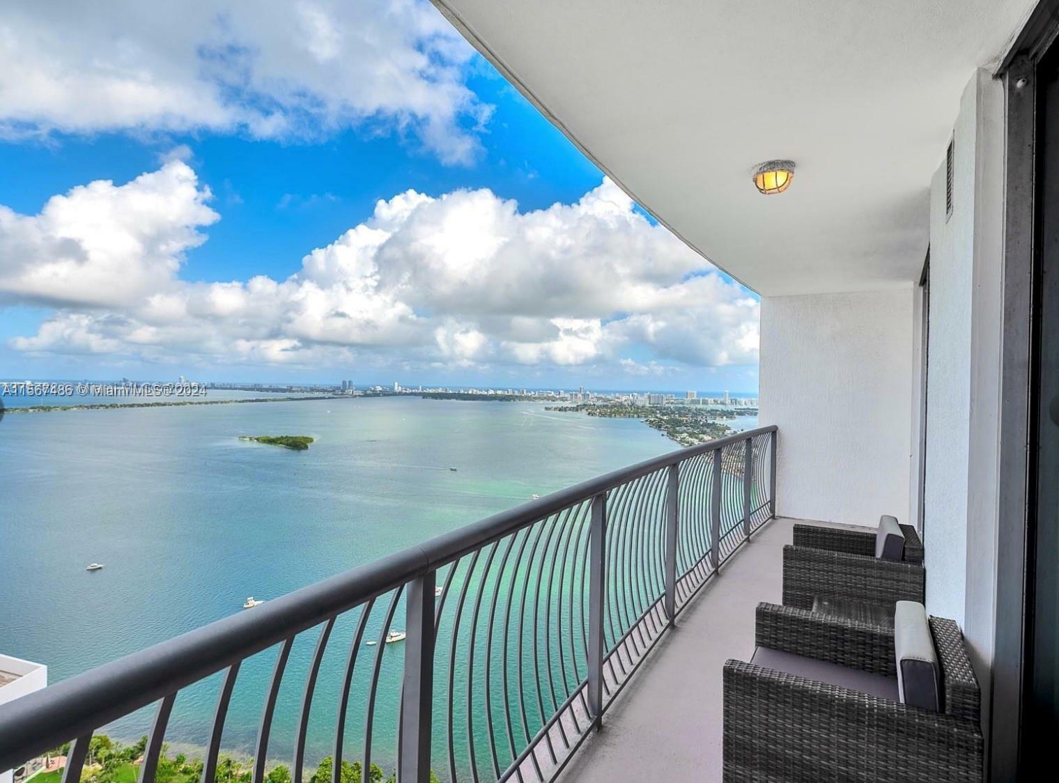 Property Photo:  1750 N Bayshore Dr 4503  FL 33132 