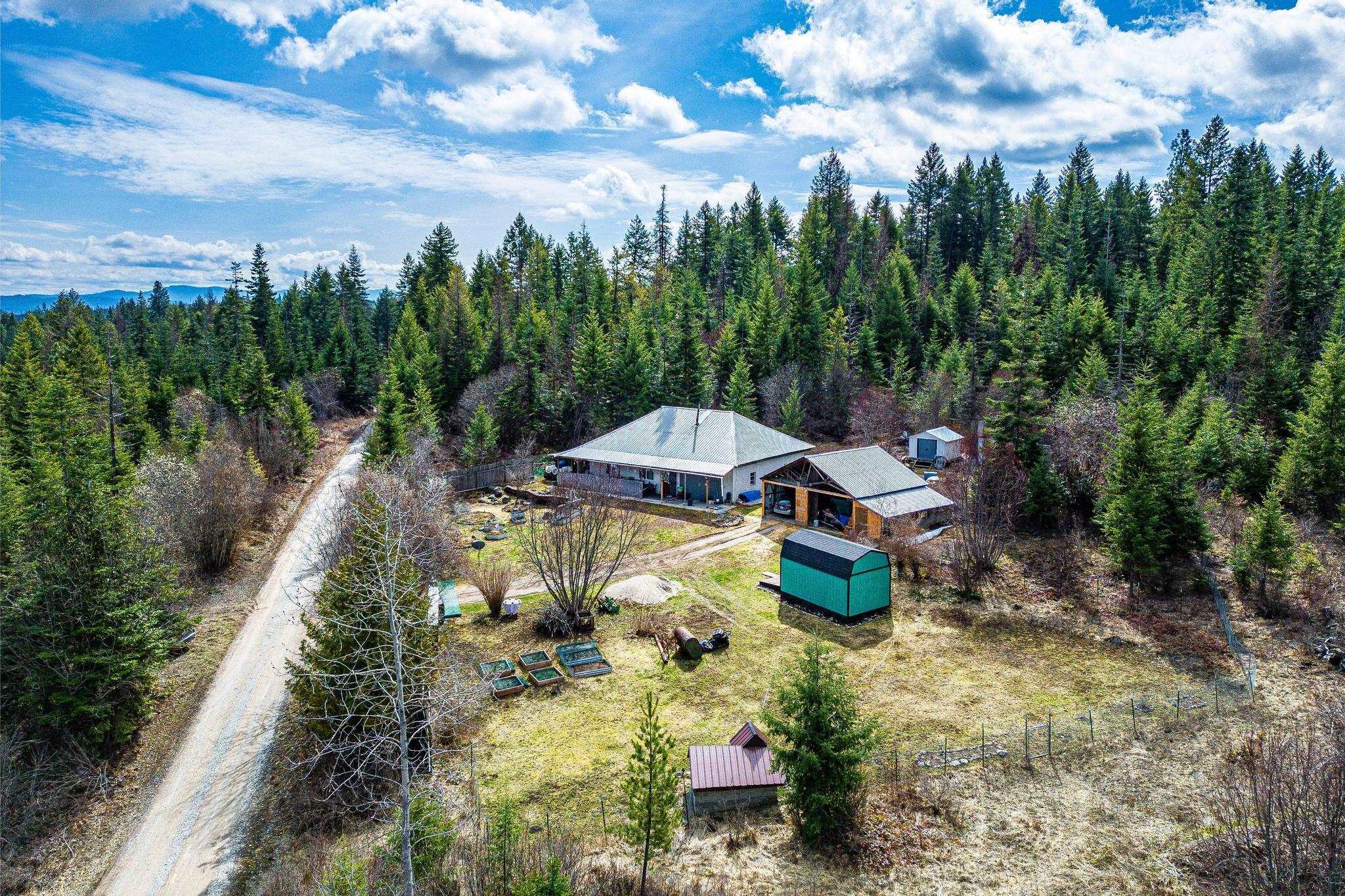 Property Photo:  4351 D Hesseltine Rd  WA 99181 