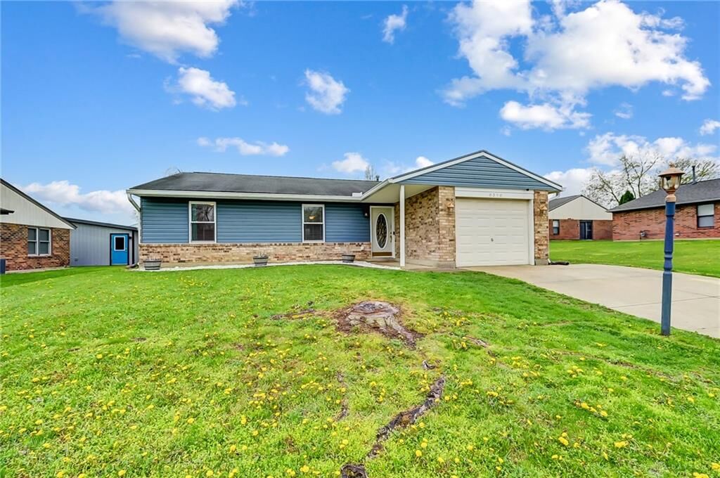 Property Photo: 8390 Trowbridge Way OH 45424