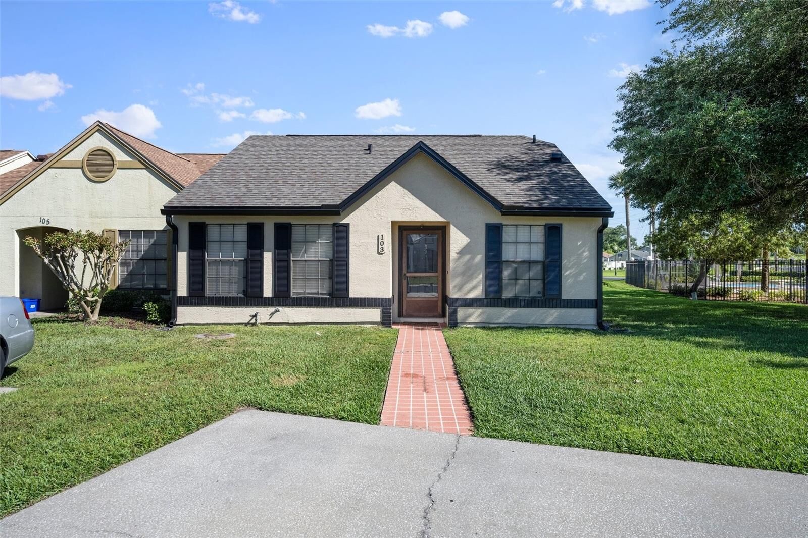 Property Photo:  103 Dresdan Court  FL 32771 