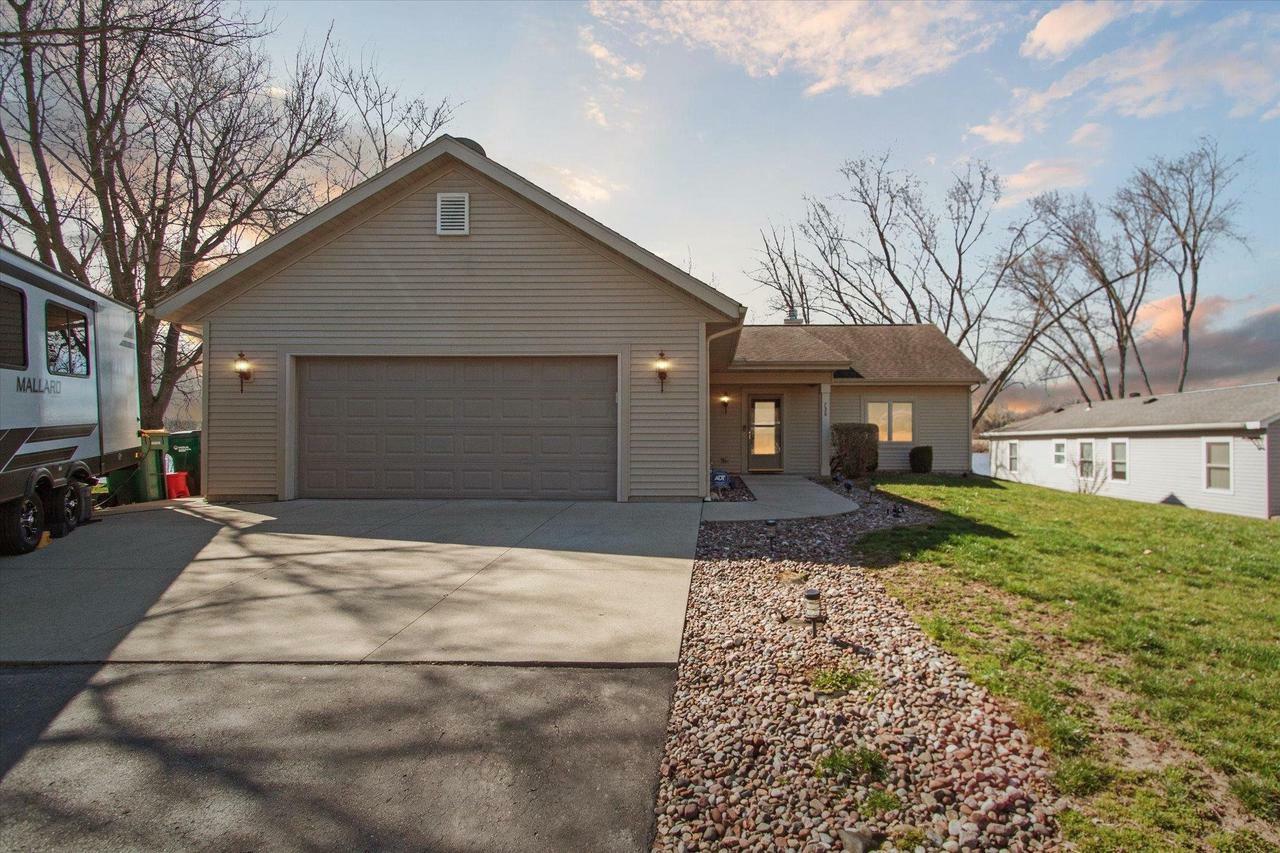 Property Photo:  738 East Gladys Drive  WI 53534 