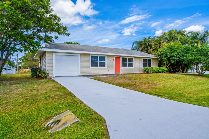 878 Wentworth Street  Sebastian FL 32958 photo