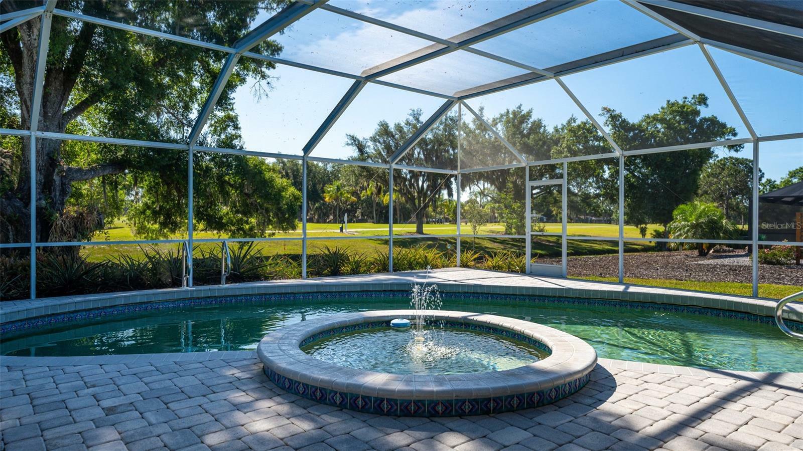 Property Photo:  4818 W Country Club Drive  FL 34243 