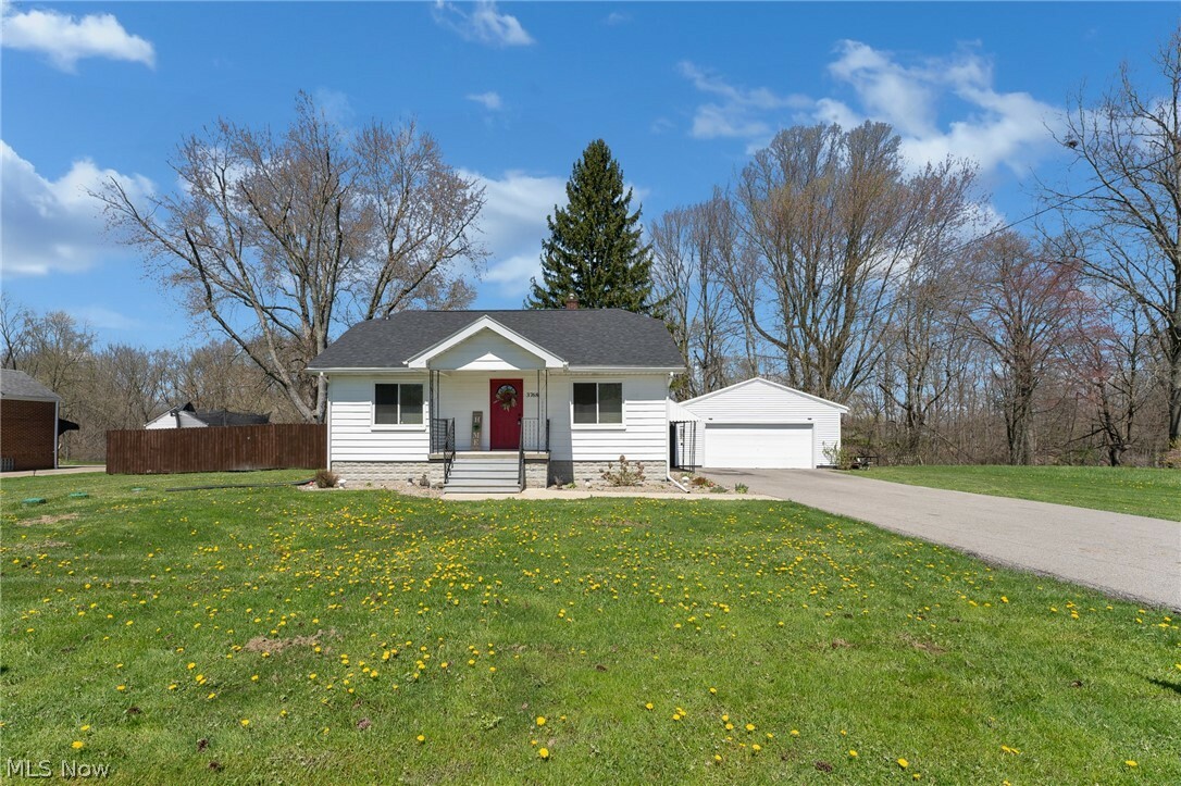 Property Photo:  3768 Tod Avenue NW  OH 44481 