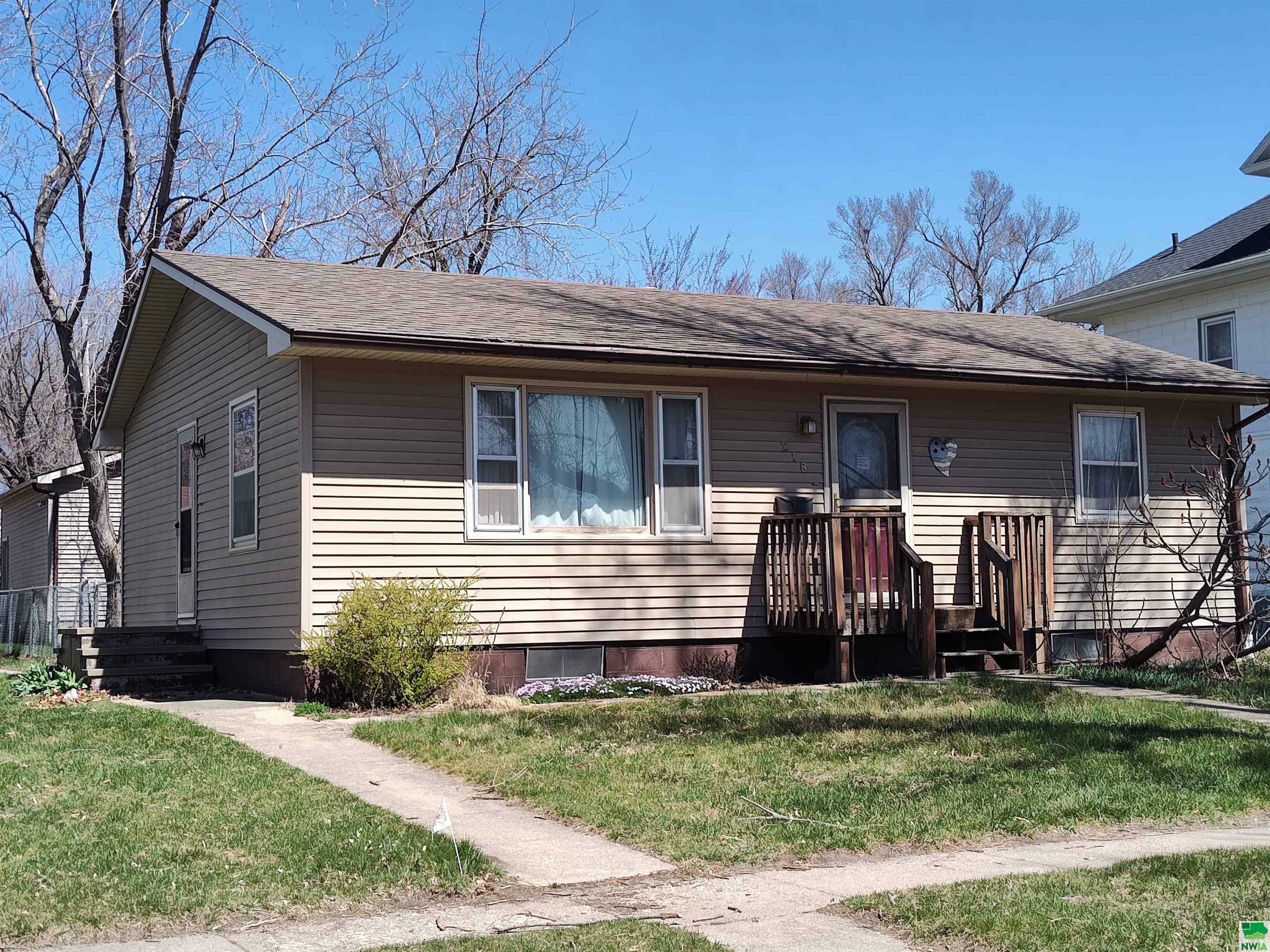 Property Photo:  218 E Michigan  IA 51237 