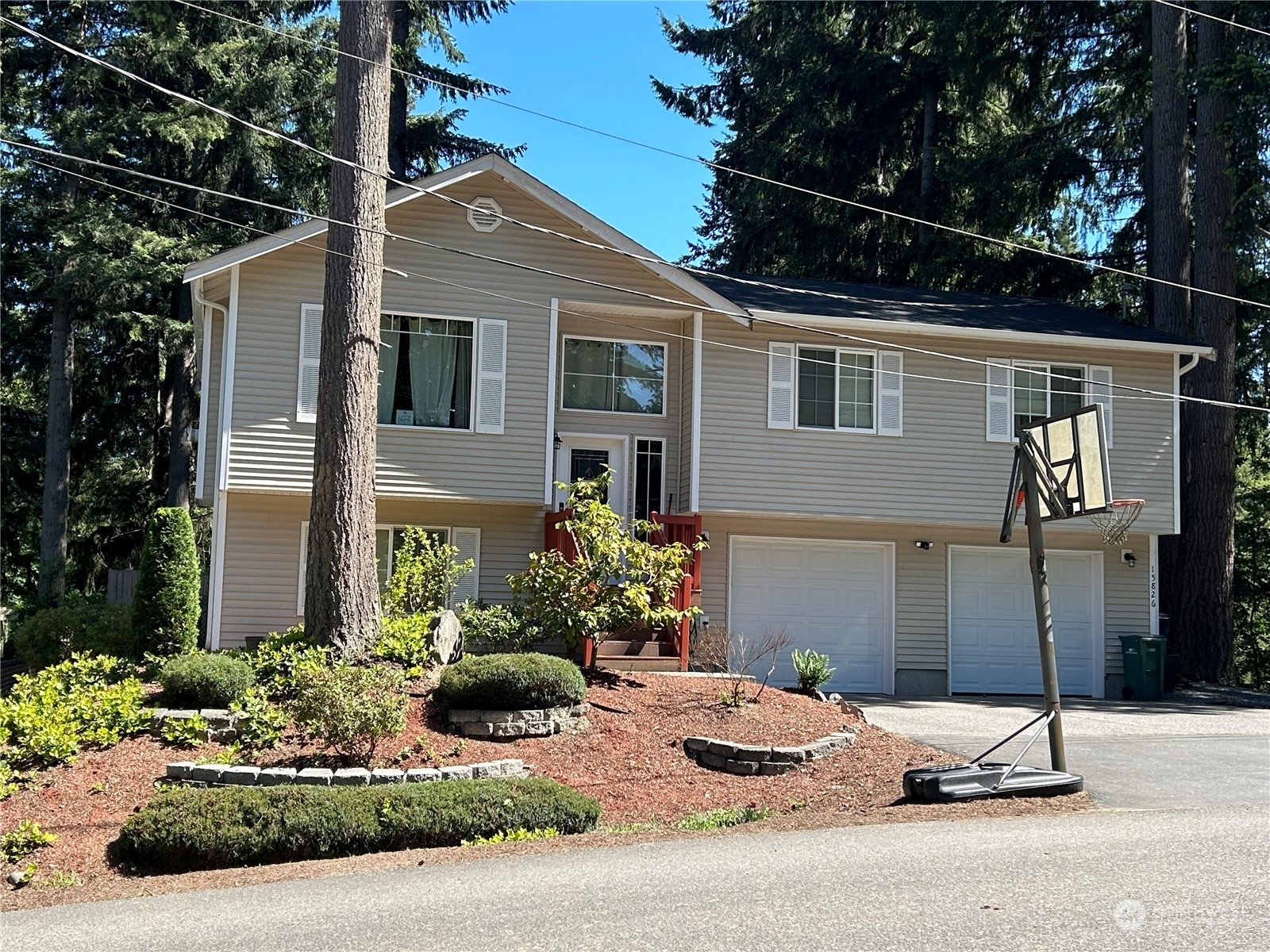 Property Photo:  15826 180th Avenue NE  WA 98072 