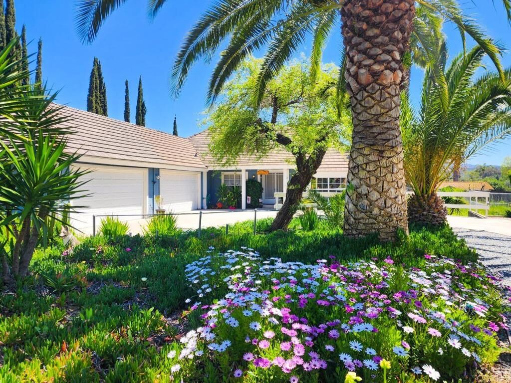 Property Photo:  16057 Oakley Road  CA 92065 