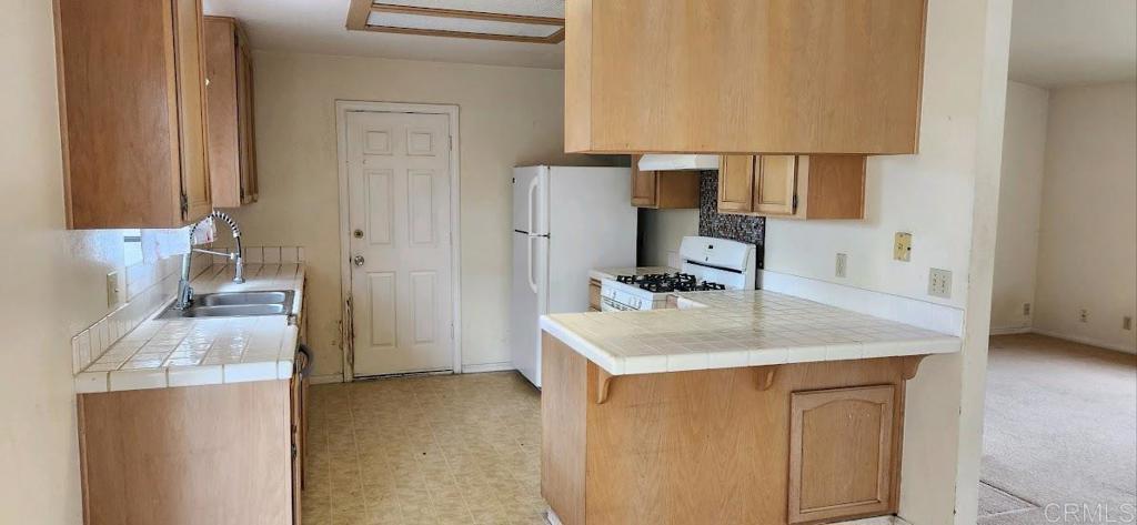 Property Photo: 1090 Myricks Ct CA 92065