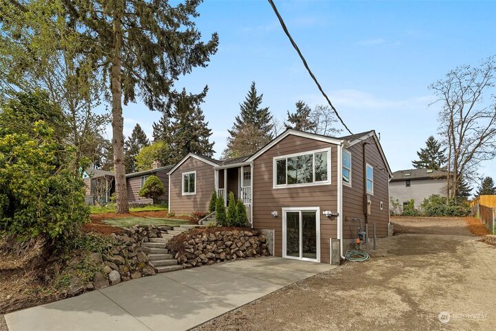 Property Photo: 15627 10th Avenue SW WA 98166