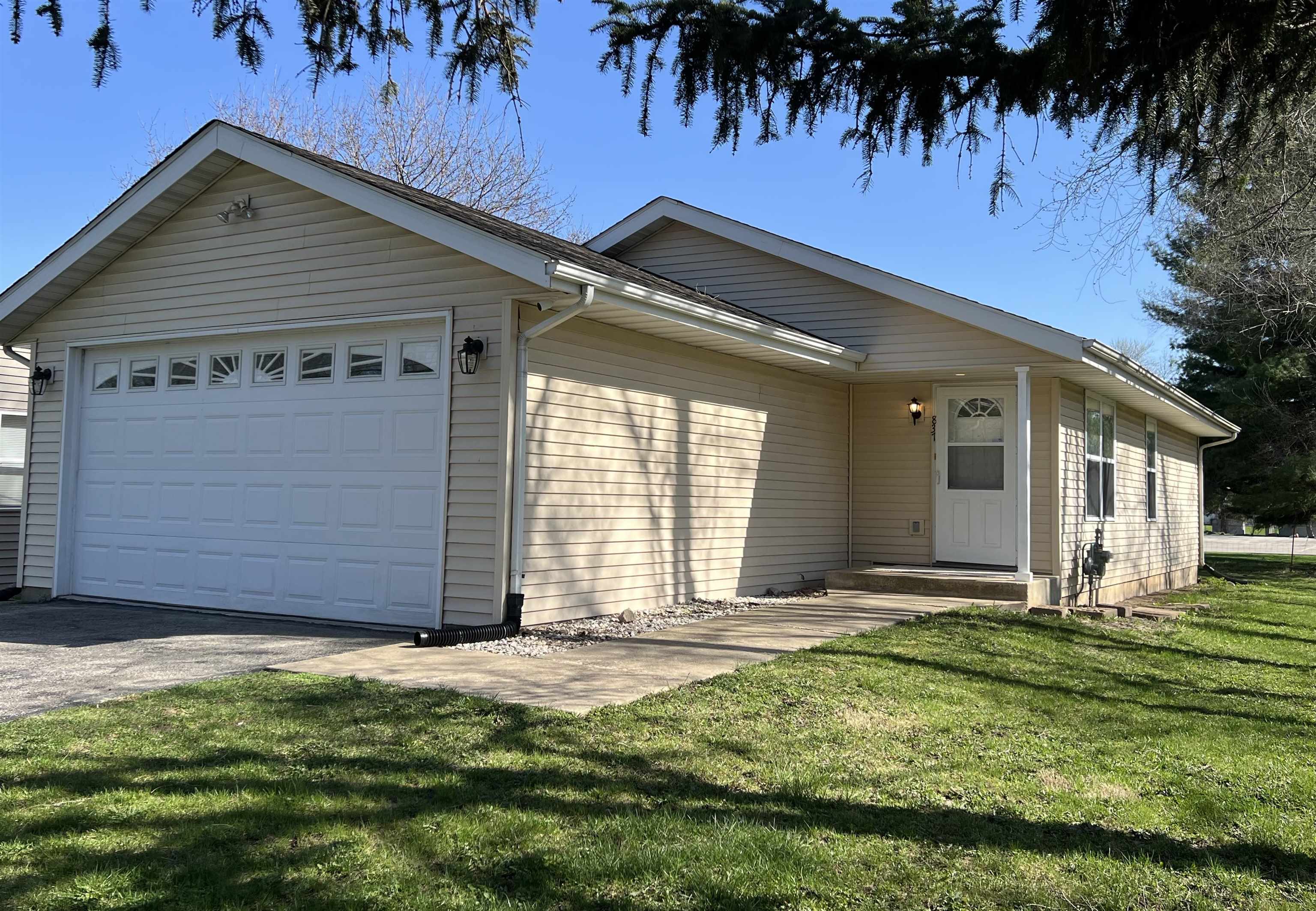 837 Maple Avenue  Machesney Park IL 61115 photo