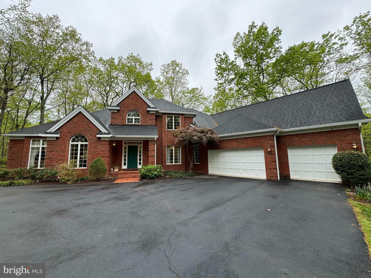 Property Photo:  40960 Belforest Court  VA 20175 