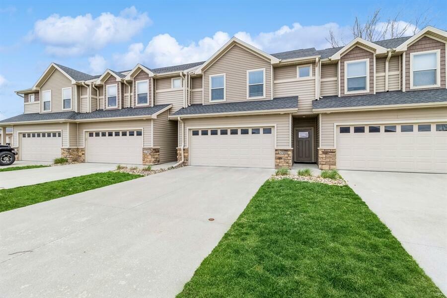 Property Photo:  2703 Bobcat Drive  IA 50014 