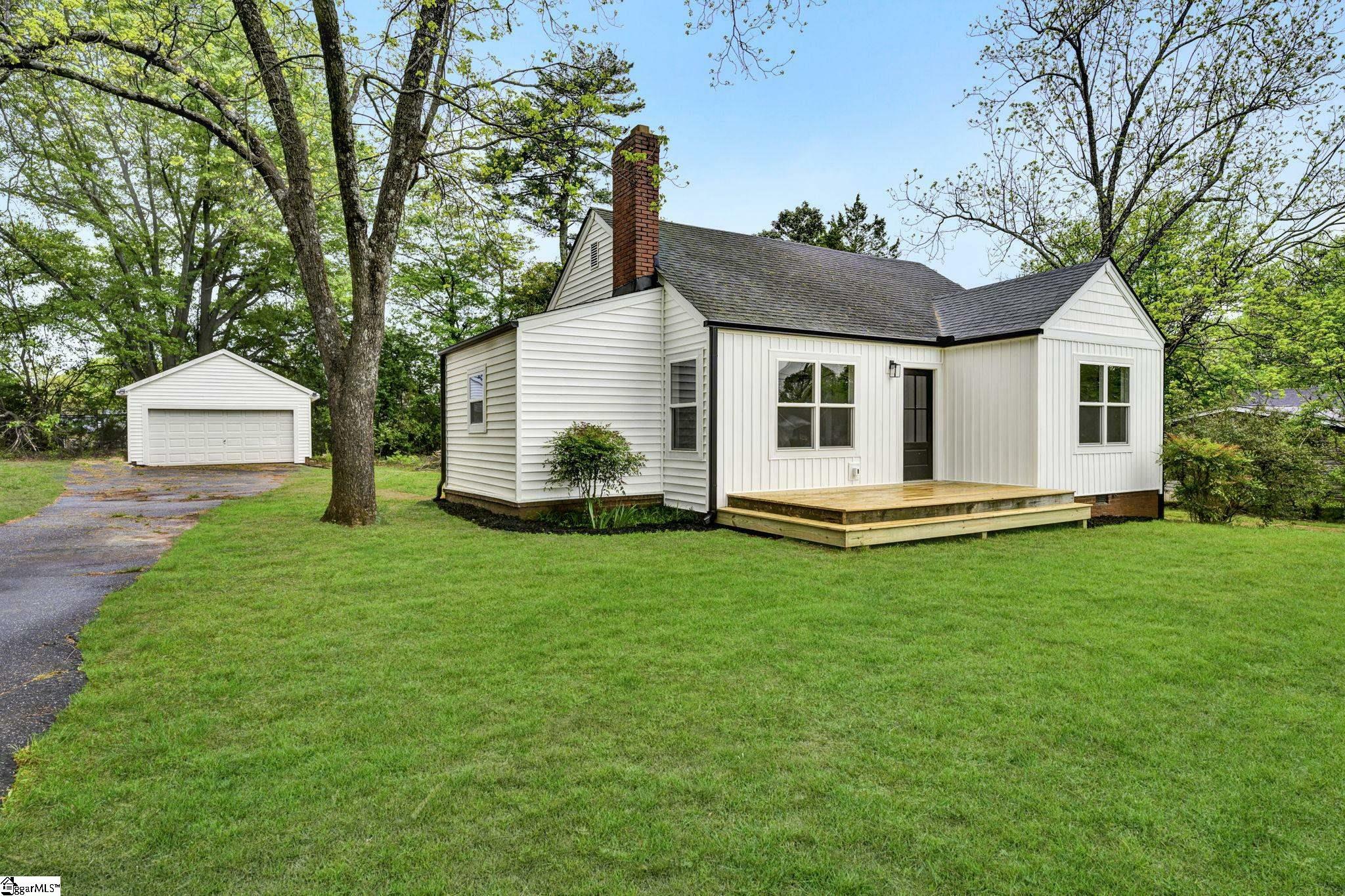 Property Photo:  21 W Wilburn Street  SC 29611 