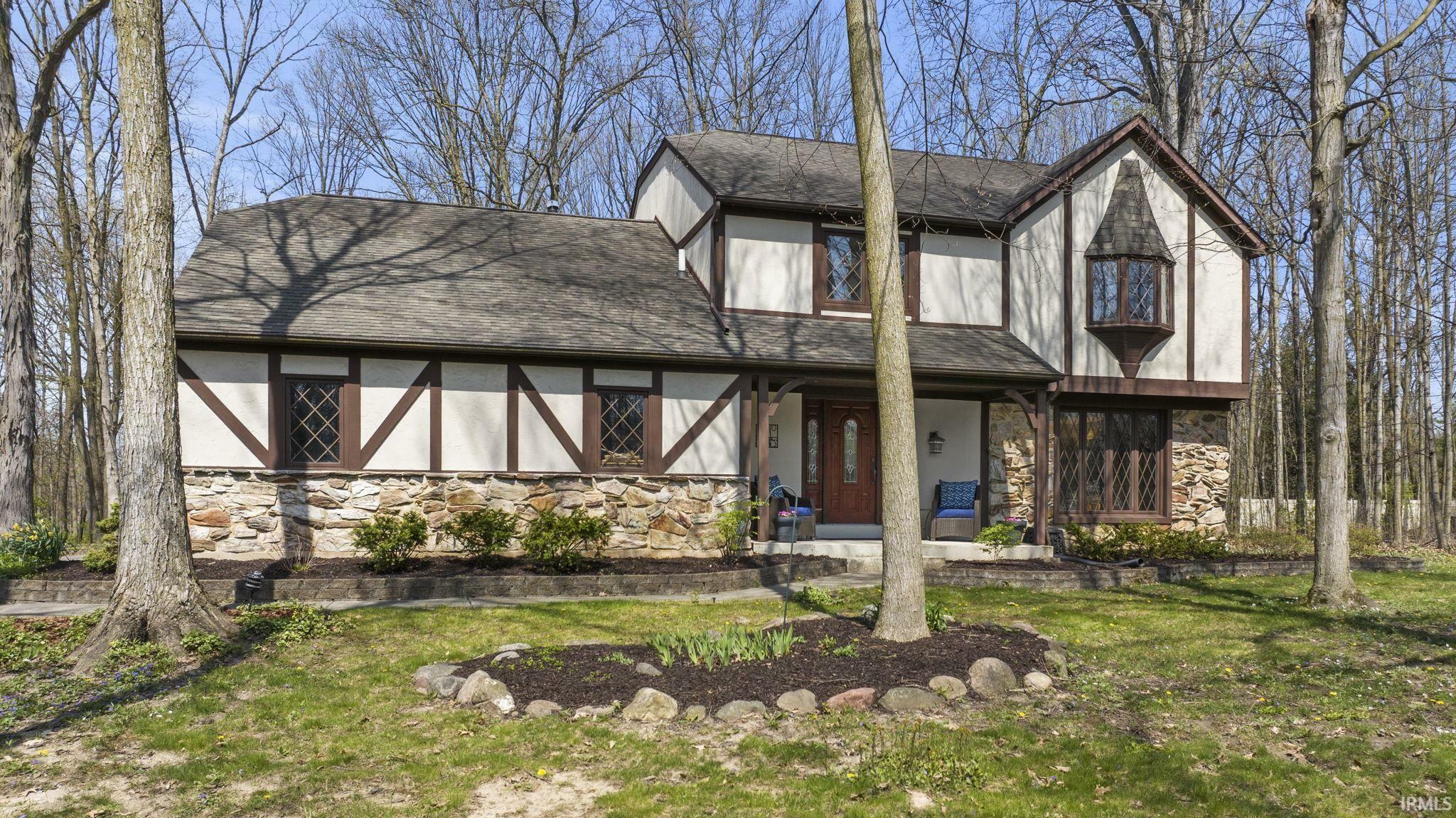 Property Photo: 10425 Oaktree Road IN 46845-1043