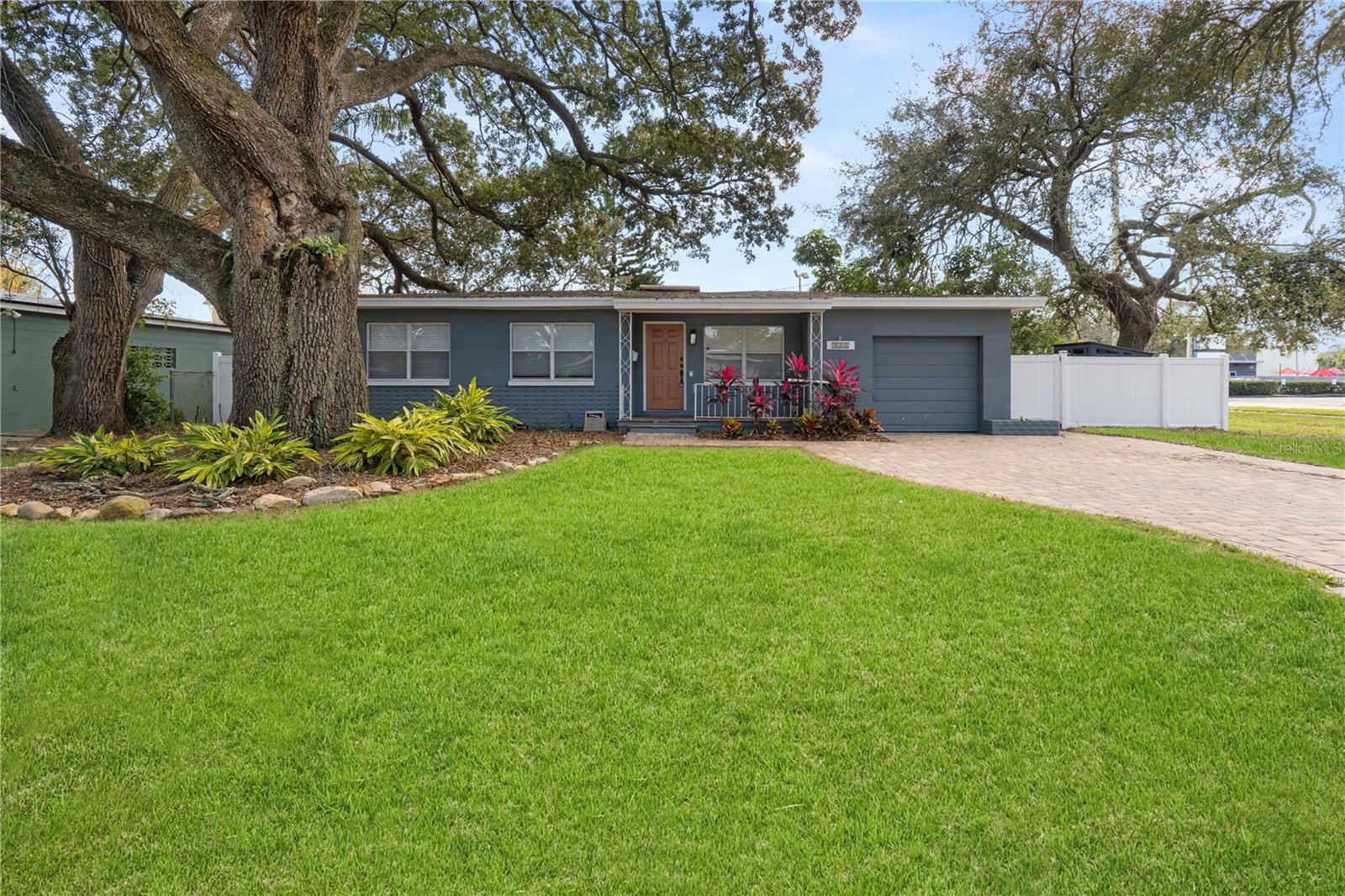 Property Photo:  3202 Montclair Road  FL 32806 