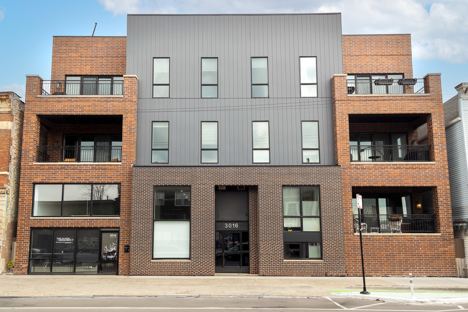 Property Photo:  3016 W Belmont Avenue 1N  IL 60618 