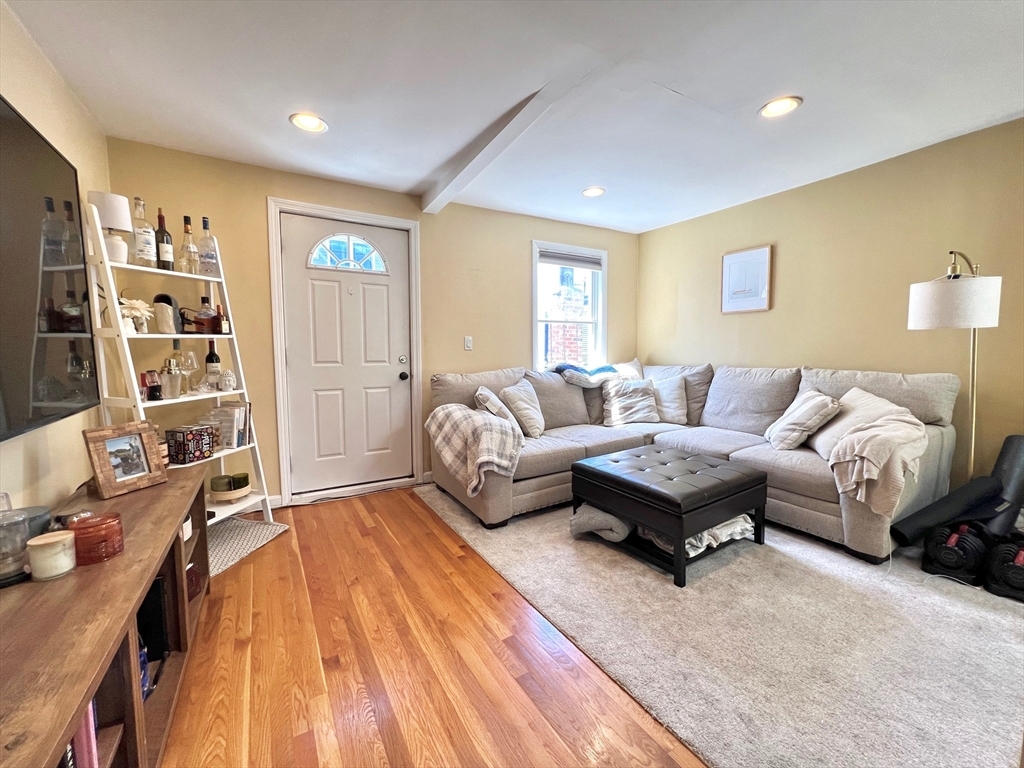 Property Photo:  683 E 2nd St 3  MA 02127 